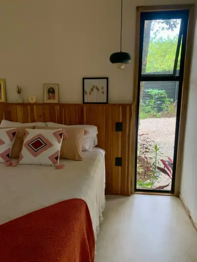 Maison moderne 2 chambres flambant neuve à Santiago, à quelques minutes de la plage Hermosa, design magnifique 4