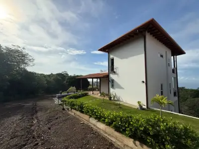 Retraite de Luxe avec Vue sur l'Océan et la Montagne : Havre Moderne de 5 Chambres à Jacó, Costa Rica 5