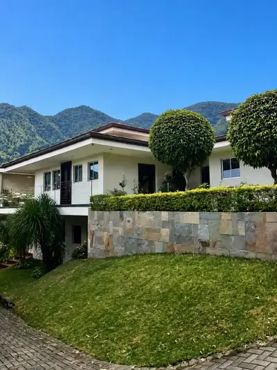VENTE / Résidence multifonctionnelle spectaculaire avec vue panoramique à San Antonio, Escazú 4