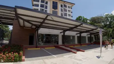 Magnifique appartement de 2 chambres/2 salles de bain avec vue sur l'océan et les montagnes 5