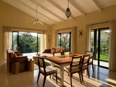 Magnifique maison de 2 chambres sur 9 700 m² dans un domaine privé près de Santa Teresa, avec piscine 1