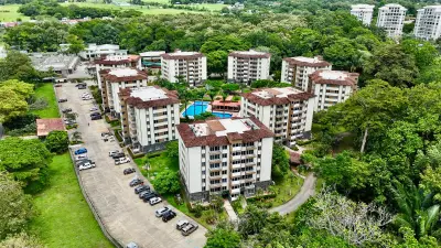 Spacious 3-Bedroom Apartment in Costa Linda with Community Pool in Jacó 3
