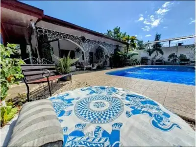 Opportunité d'investissement avec cette auberge à Jaco 2