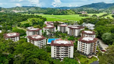Spacious 3-Bedroom Apartment in Costa Linda with Community Pool in Jacó