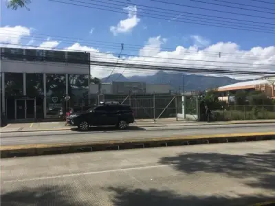 Local commercial près de La Sabana