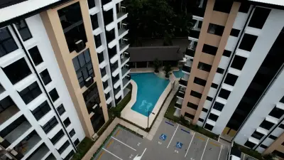 Nouveau appartement de luxe 2 chambres au Costa Rica : piscine, design moderne et vues verdoyantes 3