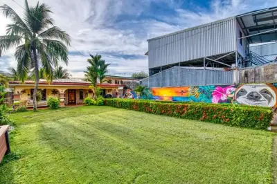 Découvrez cette magnifique propriété au cœur de Jaco, une maison de style costaricain classique 2
