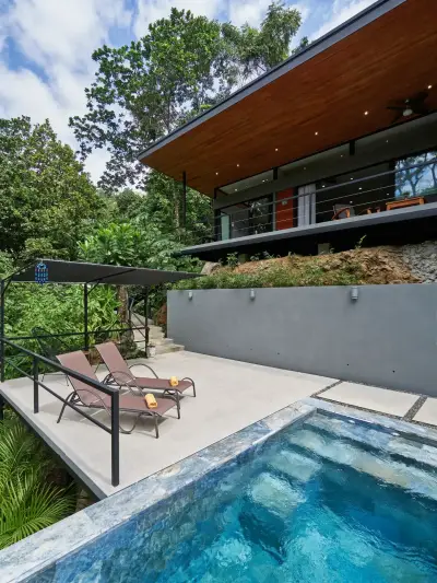 Tropical Villa in Santa Teresa, Steps from the Beach, with Additional Lot for Future Development 4