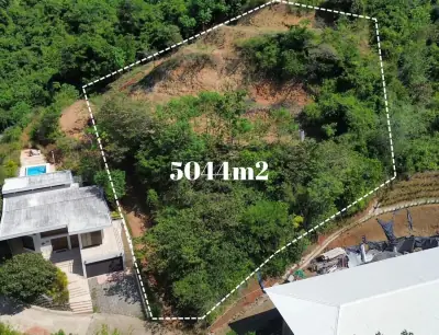 Propriété avec vue sur l'océan à vendre dans l'une des communautés fermées les plus exclusives de Playa Hermosa, Jacó