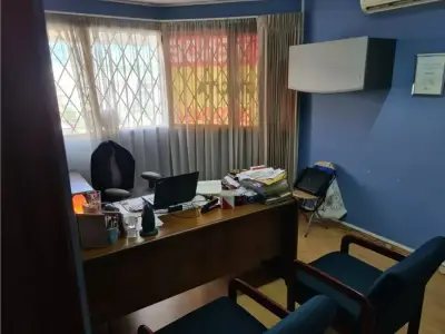 Maison à vendre à usage commercial ou résidentiel 3