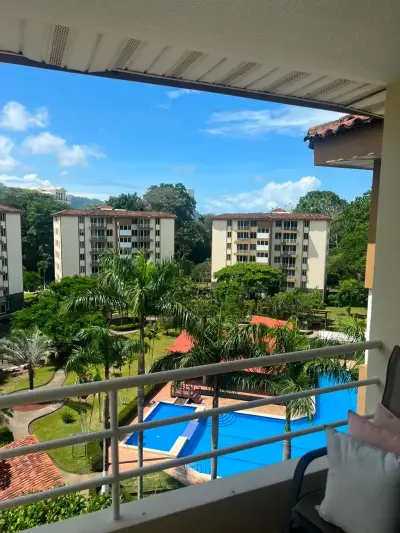 Penthouse de 3 chambres dans une communauté privée sécurisée à Jacó, Costa Rica 2