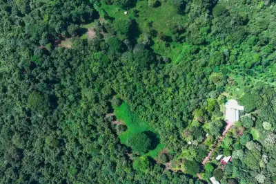 Terrain à Garabito : Lot de 4 acres dans la communauté Eco Desarrollo 3